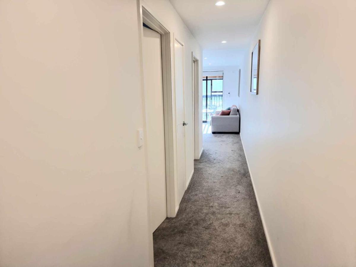 Modern 1 Bedroom Apartment Across From Hagley Park クライストチャーチ エクステリア 写真